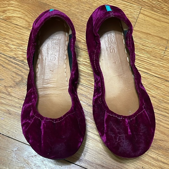 Tieks Tyrian Size 7 - Picture 1 of 7